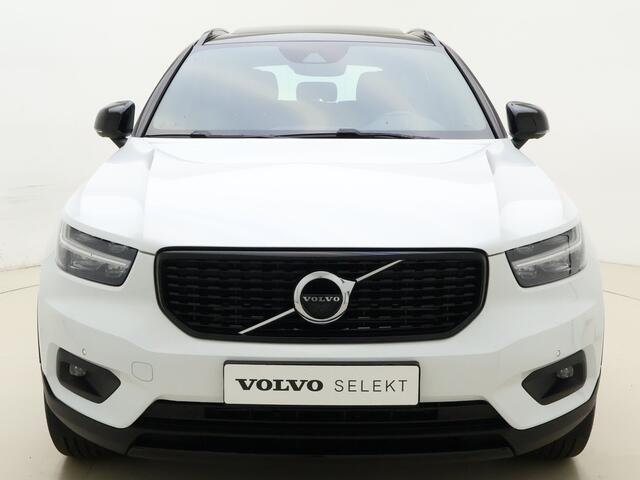 Volvo XC40 T5 262pk Recharge R-Design / Stoel/- en stuurverwarming / Power seats / Trekhaak / Elektr achterklep / Camera rondom /