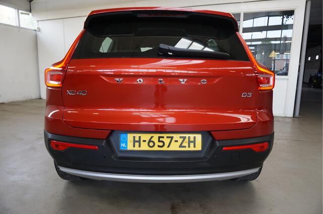 Volvo XC40 2.0 D3 Momentum Automaat Leder Parking-climate