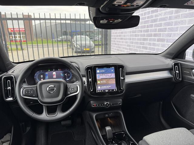 Volvo XC40 2.0 B4 Plus Dark | Trekhaak | Achteruitrijcamera | Harman Kardon Audio | Adaptive Cruise Control | Stoel-/Stuurverwarming | Elektrisch Verstelbare Bestuurdersstoel