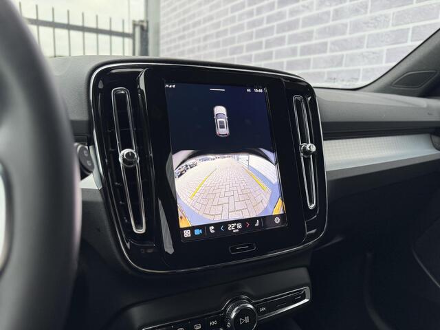 Volvo XC40 2.0 B4 Plus Dark | Trekhaak | Achteruitrijcamera | Harman Kardon Audio | Adaptive Cruise Control | Stoel-/Stuurverwarming | Elektrisch Verstelbare Bestuurdersstoel