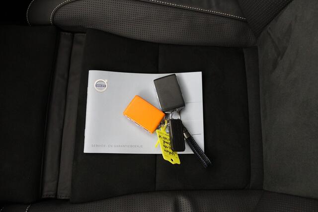 Volvo XC40 1.5 T2 R-Design Parkeer sensoren | Dodehoek | Dealer onderhouden