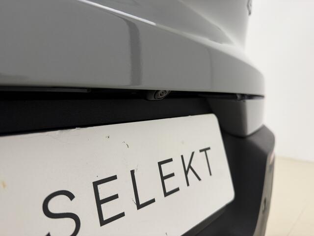 Volvo XC40 B4 211pk Plus Dark / Harman&Kardon / Elektr. Stoelen / 19'' + All Season / Elektr. Trekhaak / Noodreservewiel / Keyless / BLIS / ACC / Verw. Voorruit /