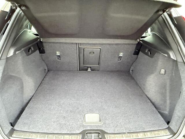 Volvo XC40 1.5 T5 Recharge Ultimate Bright Trekhaak/Camera/HarmanKardon etc.