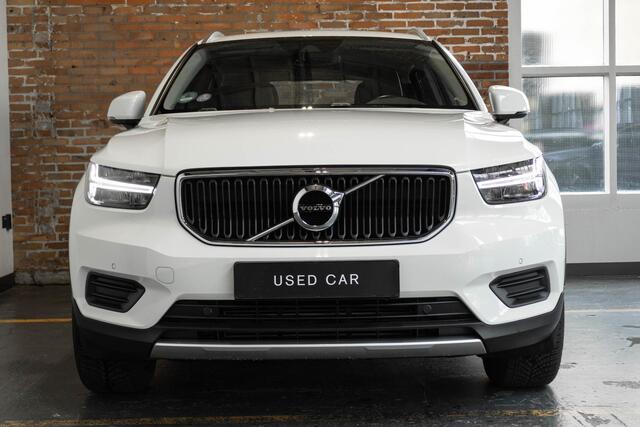 Volvo XC40 T4 Momentum Pro | 1ste Eigenaar | Dealeronderhouden | Semi Electrische Wegklapbare Trekhaak | 18'' Lichtmetalen Velgen | Parkeerverwarming | Parkeersensoren
