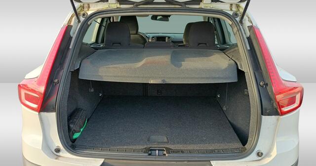 Volvo XC40 1.5 T2 Momentum Core (130 PK) 1e-Eig. & Dealer-Onderh. BOVAG-Garantie. NL-Auto.