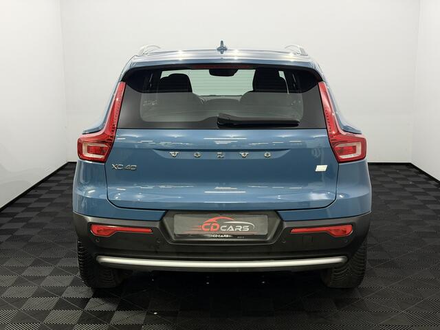 Volvo XC40 1.5 T4 Plug-in hybrid Plus Dark Camera, Navi, Stoelverwarming, Keyless start, Elektrische achterklep, Virtual desk, Cruise control adaptief