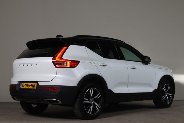 Volvo XC40 1.5 T3 R-Design NL-Auto!! Panoramadak I Camera I Apple Car-Play