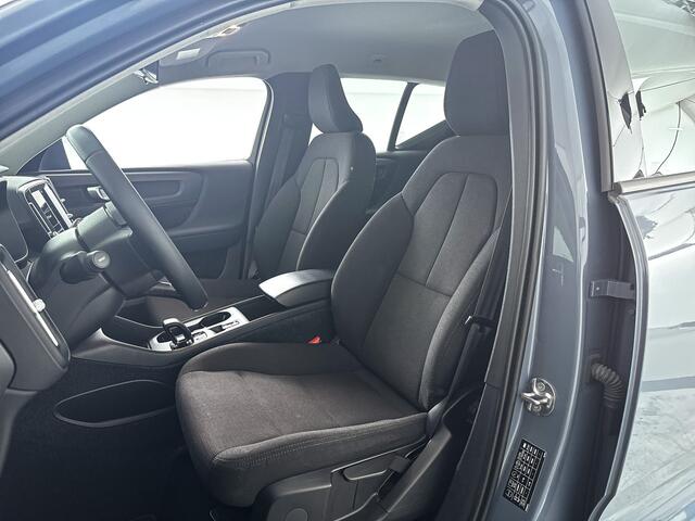 Volvo XC40 T2 Momentum Core | Parkeercamera | Cruise Control | Navigatie | Trekhaak