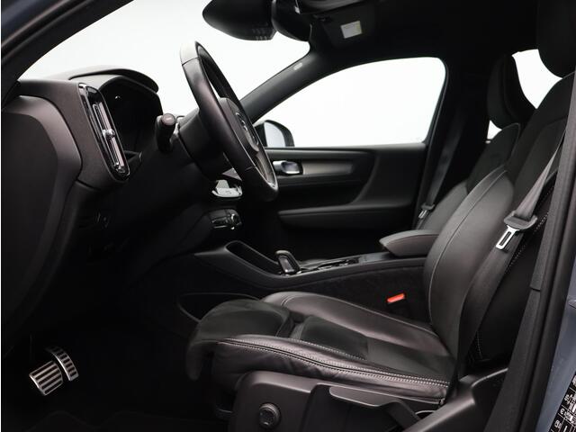Volvo XC40 2.0 T4 R-Design / Trekhaak / Adapt. cruise / Keyless / Stoelverwarming / Parkeercamera v+a