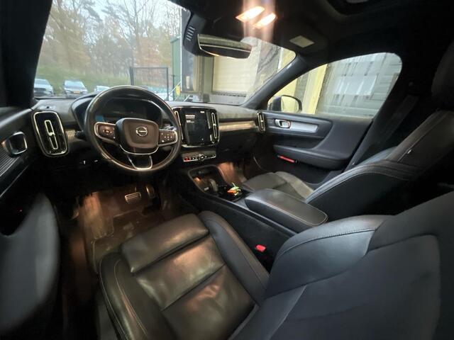 Volvo XC40 Recharge P8 AWD R-Design | Panoramadak | ACC | Trekhaak | 360° Camera | BLIS | harman/kardon