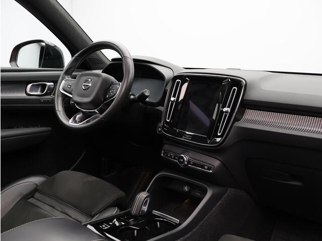 Volvo XC40 2.0 B4 R-Design / Pan. dak / Harman Kardon / Elektr. bed. stoelen / 360 camera / Standkachel / Stoel+stuur+achterbankverwarming / Full LED