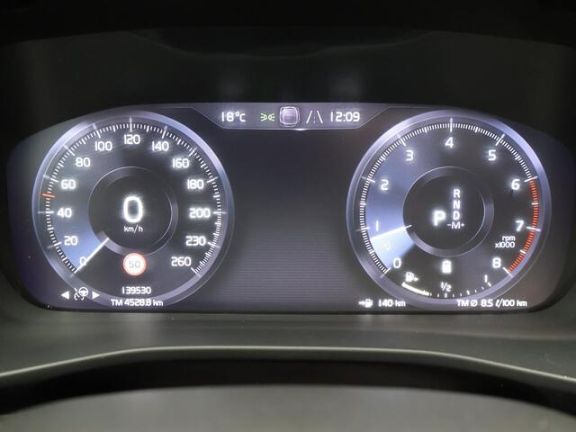 Volvo XC40 2.0 B4 R-Design / Pan. dak / Harman Kardon / Elektr. bed. stoelen / 360 camera / Standkachel / Stoel+stuur+achterbankverwarming / Full LED