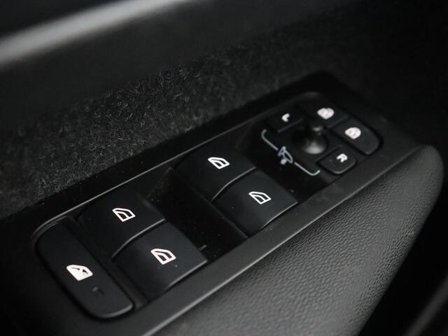 Volvo XC40 1.5 T4 Recharge R Design | Adaptive cruise | Harman/Kardon | Carplay | Navigatie | Keyless | Full LED | Verwarmde voorruit | Parkeerhulp | PHEV | Plug In