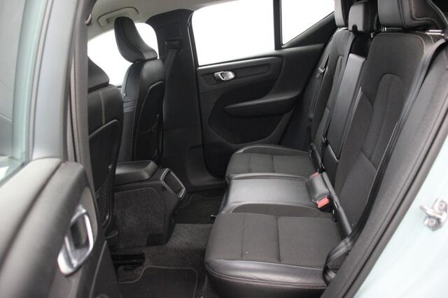 Volvo XC40 1.5 T3 Momentum - Navi, Camera, Cruise, Half Leer, Trekhaak