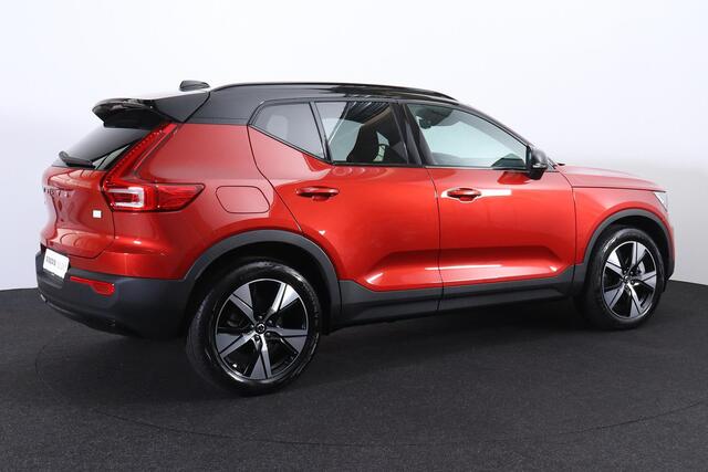 Volvo XC40 T4 Recharge R-Design - Panorama/schuifdak - IntelliSafe Assist - Harman/Kardon audio - Parkeercamera achter - Draadloze tel. oplader - Parkeersensoren voor & achter - Adaptieve LED koplampen - Apple Carplay & Android Auto - Verwarmde voorstoelen & stuur -