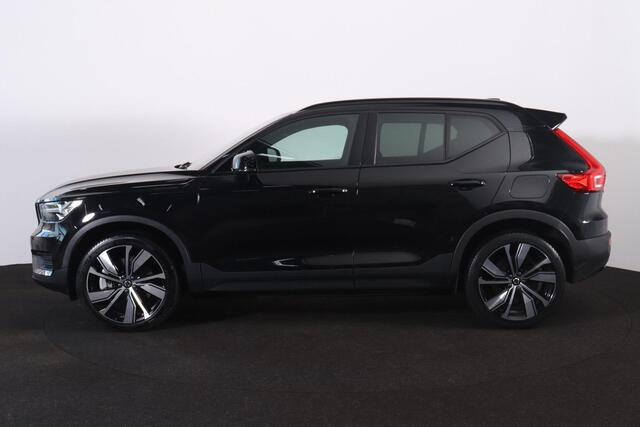 Volvo XC40 Recharge Plus - IntelliSafe Assist & Surround - Parkeercamera achter - Verwarmde voorstoelen & stuur - Parkeersensoren voor & achter - Draadloze tel. lader - Apple Carplay & Android Auto - Warmtepomp - Extra getint glas - Elektr. inklapbare trekhaak - 20'