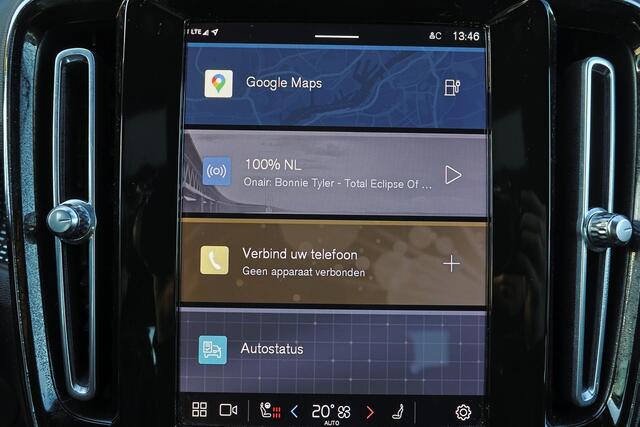 Volvo XC40 Recharge Plus - IntelliSafe Assist & Surround - Parkeercamera achter - Verwarmde voorstoelen & stuur - Parkeersensoren voor & achter - Draadloze tel. lader - Apple Carplay & Android Auto - Warmtepomp - Extra getint glas - Elektr. inklapbare trekhaak - 20'