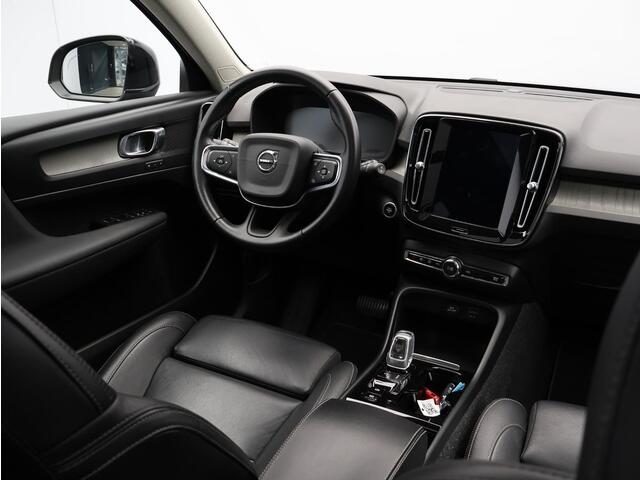 Volvo XC40 T5 Twin Engine Inscription / Pano. dak / Elek. verstelbare stoelen / Camera achter / Adaptive cruise / Leder / Stoelen verwarmd / BLIS / Parkeerhulp / Carplay /