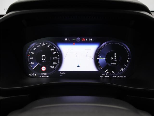 Volvo XC40 T5 Twin Engine Inscription / Pano. dak / Elek. verstelbare stoelen / Camera achter / Adaptive cruise / Leder / Stoelen verwarmd / BLIS / Parkeerhulp / Carplay /