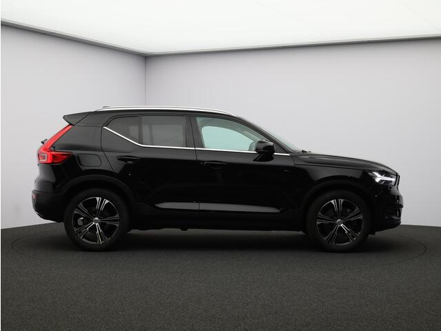 Volvo XC40 T5 Twin Engine Inscription / Pano. dak / Elek. verstelbare stoelen / Camera achter / Adaptive cruise / Leder / Stoelen verwarmd / BLIS / Parkeerhulp / Carplay /