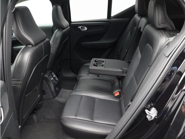 Volvo XC40 T5 Twin Engine Inscription / Pano. dak / Elek. verstelbare stoelen / Camera achter / Adaptive cruise / Leder / Stoelen verwarmd / BLIS / Parkeerhulp / Carplay /
