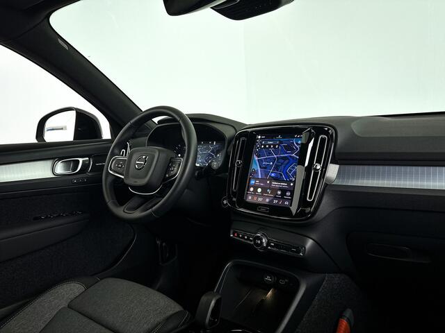 Volvo XC40 B4 Plus Dark Modeljaar 2026 | Parkeercamera | Stoel- en Stuurverwarming | Harman Kardon | Trekhaak