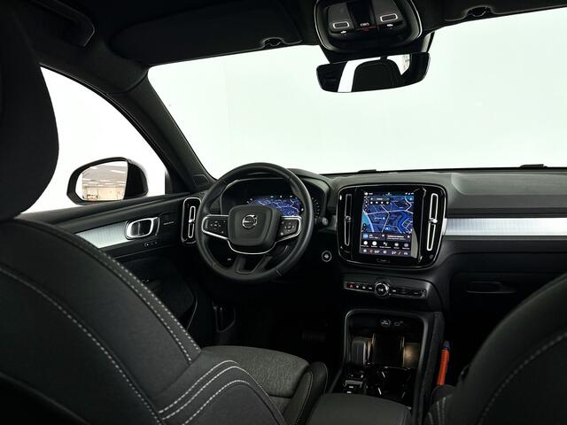 Volvo XC40 B4 Plus Dark Modeljaar 2026 | Parkeercamera | Stoel- en Stuurverwarming | Harman Kardon | Trekhaak