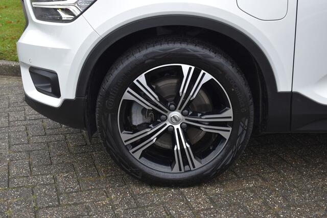 Volvo XC40 T5 262PK Recharge Business Pro | Trekhaak | ACC | Blis | Camera | Leder | Stoelverwarming | 19"LMV