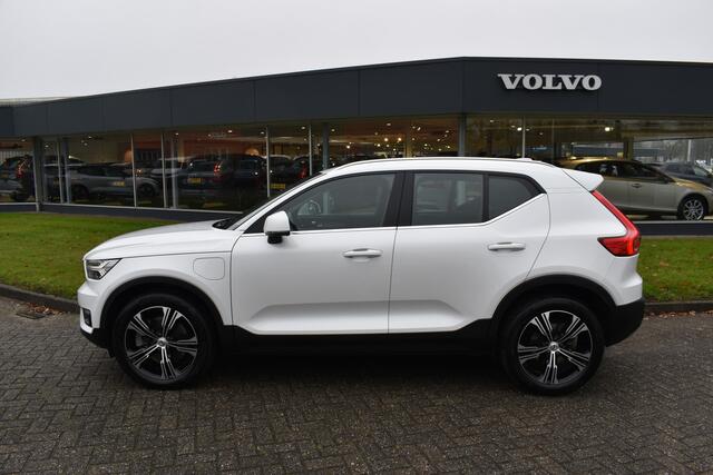 Volvo XC40 T5 262PK Recharge Business Pro | Trekhaak | ACC | Blis | Camera | Leder | Stoelverwarming | 19"LMV