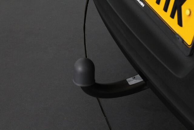 Volvo XC40 1.5 T3 R-Design > 163pk/Trekhaak (Afnb)/20 inch/ all season banden