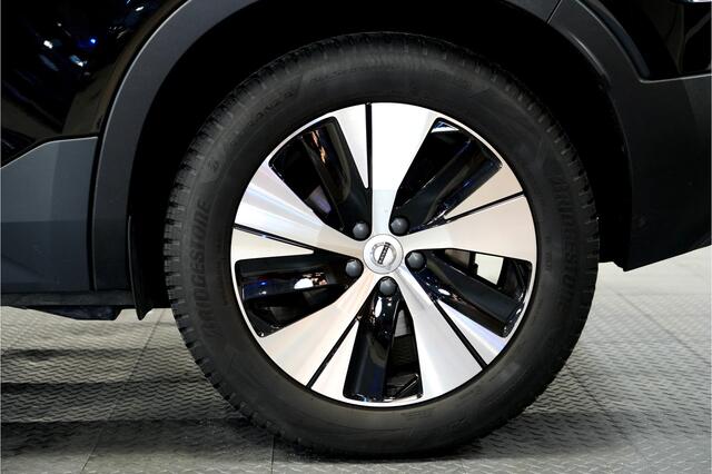 Volvo XC40 1.5 T4 Plug-in Hybrid 155kW/211pk DCT7 Plus Dark FACELIFT! HARMAN/KARDON PREMIUM + EL.TREKHAAK + CLIMA + CRUISE + NAVI SENSUS + LANE ASSIST + SPORTSTOELEN + KEYLESS ENTRY&GO + EL.ACHTERKLEP + CAMERA + PD-GLASS + PARKSENSOREN V&A + 18" LM-VELGEN!!