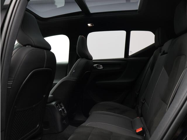 Volvo XC40 T4 Plug-in hybrid Ultimate Dark / Pan. dak / Trekhaak / Stoel+stuurverwarming / Harman Kardon / Elektr. bed. stoelen
