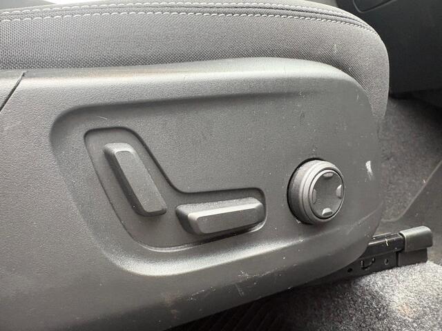 Volvo XC40 2.0 B4 Plus Dark | Harman/Kardon | Elektrisch verstelbare stoelen | Trekhaak |