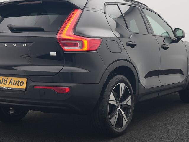 Volvo XC40 T4 Recharge R-Design Plug In Hybrid 211pk Dealer O.H. PHEV | Camera | Keyless | Lederen Sportstoelen Memory & Verwarmd | Apple Carplay | Stuur Verwarmd | Cruise Control | Navigatie | Virtual | DAB | 19"L.M |