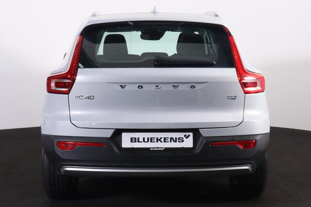 Volvo XC40 T2 Business Pro - IntelliSafe Assist & Surround - Parkeercamera achter - Parkeersensoren achter - High Performance audio- Elektr. inklapbare trekhaak - 18' LMV