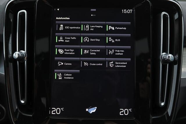 Volvo XC40 T2 Business Pro - IntelliSafe Assist & Surround - Parkeercamera achter - Parkeersensoren achter - High Performance audio- Elektr. inklapbare trekhaak - 18' LMV