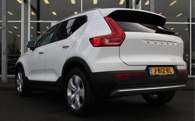 Volvo XC40 T2 Automaat Business Pro | Schuif/kanteldak | Trekhaak | El. stoelen | H&K Audio | 360 Camera