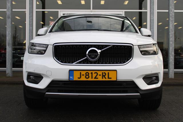 Volvo XC40 T2 Automaat Business Pro | Schuif/kanteldak | Trekhaak | El. stoelen | H&K Audio | 360 Camera