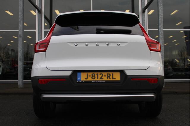 Volvo XC40 T2 Automaat Business Pro | Schuif/kanteldak | Trekhaak | El. stoelen | H&K Audio | 360 Camera