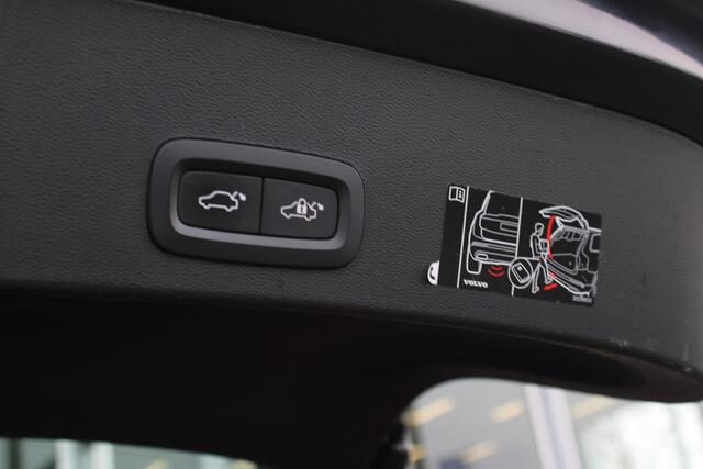 Volvo XC40 T5 Automaat Recharge R-Design | 360 Camera | H&K Audio | Schuif/kanteldak | Adapt. Cruise | Trekhaak