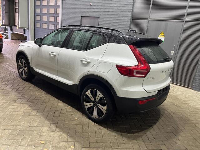 Volvo XC40 Recharge Plus 70 kWh | ACC | Stoel+Stuurverwarming | BLIS | Camera | Keyless