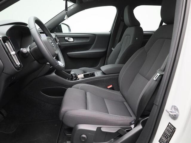 Volvo XC40 Recharge Extended Range Plus 250Pk | Google Navigatie | Apple & Android Carplay | Parkeersensoren Voor & Achter | Achteruitrijcamera | Stoel & Stuurverwarming | Adaptieve Cruise Control |