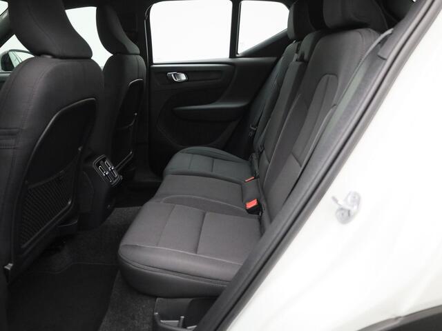 Volvo XC40 Recharge Extended Range Plus 250Pk | Google Navigatie | Apple & Android Carplay | Parkeersensoren Voor & Achter | Achteruitrijcamera | Stoel & Stuurverwarming | Adaptieve Cruise Control |