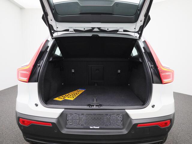 Volvo XC40 Recharge Extended Range Plus 250Pk | Google Navigatie | Apple & Android Carplay | Parkeersensoren Voor & Achter | Achteruitrijcamera | Stoel & Stuurverwarming | Adaptieve Cruise Control |