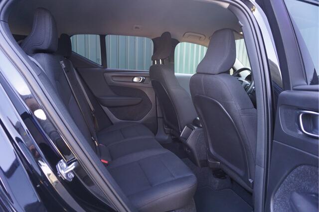 Volvo XC40 1.5 T2 Automaat 130pk Momentum + Trekhaak/ Carplay/ LED/ Navi/ 19inch/ Garantie!