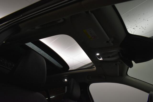 Volvo XC40 1.5 T5 Plug-in hybrid Ultimate Dark SOH 97% Pano Cam Dhoek El-stoelen + Aklep Harman Kardon