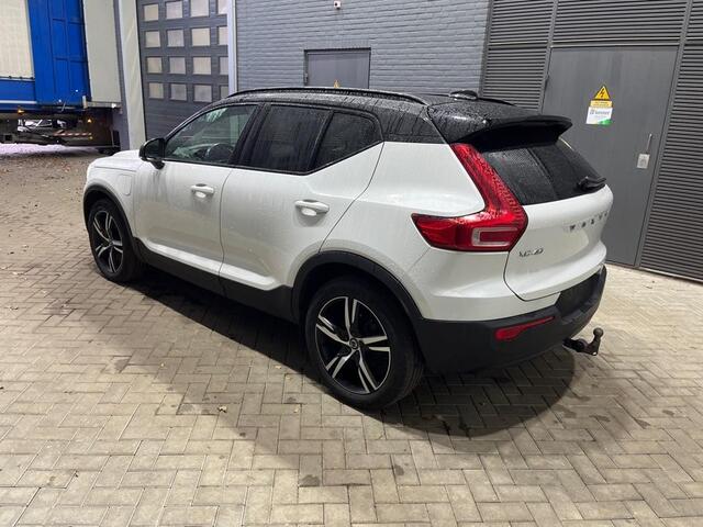 Volvo XC40 T5 Recharge R-Design | ACC | Trekhaak | BLIS | Stoel+Stuurverwarming | harman/kardon