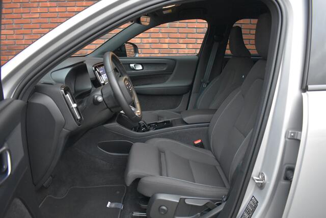 Volvo XC40 Single Motor 238PK Essential 69 kWh | Getint Glas | Google Maps |