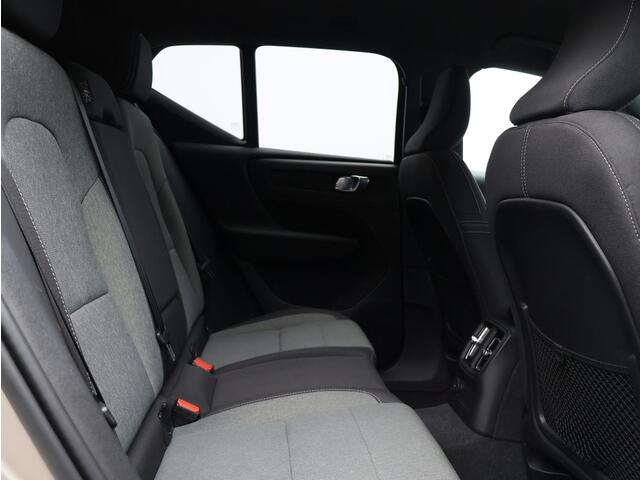 Volvo XC40 T4 Plug-in hybrid Plus Bright / Trekhaak / Harman Kardon / Elektr. bed. stoelen / Stoel+stuurwielverwarming