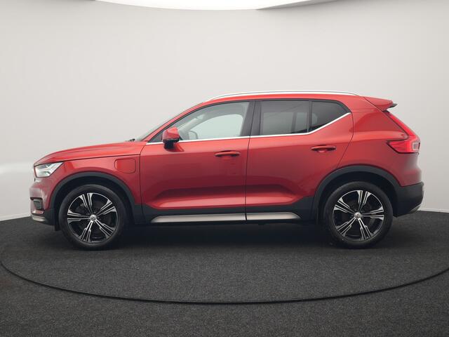 Volvo XC40 T5 Recharge Inscription Plug In Hybrid 262pk Dealer O.H. PHEV | 360 Camera | Sportstoelen Memory & Verwarmd | Stuurwiel Verwarmd | Apple Carplay | Keyless | 19"L.M | Virtual | Navigatie | Cruise Control | DAB |